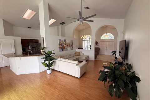 Villa ou maison à vendre à Orlando, Floride: 4 chambres, 214.14 m2 № 2410249 - photo 10