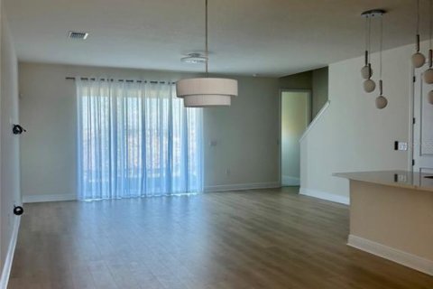 Touwnhouse à louer à Parrish, Floride: 3 chambres, 189.8 m2 № 2116873 - photo 4