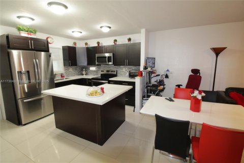 House in Miami Gardens, Florida 3 bedrooms, 99.31 sq.m. № 1812392 - photo 5