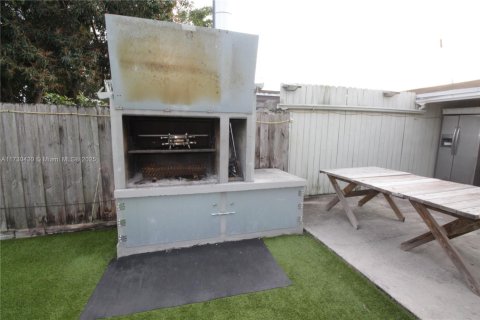 House in Miami Gardens, Florida 3 bedrooms, 99.31 sq.m. № 1812392 - photo 16