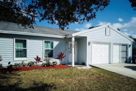 House in Lake Worth, Florida 3 bedrooms, 140.47 sq.m. № 2293959