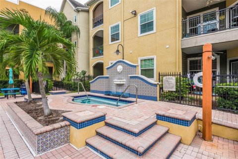 Condo in Tampa, Florida, 1 bedroom  № 1563868 - photo 27