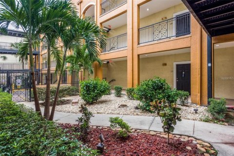 Condo in Tampa, Florida, 1 bedroom  № 1563868 - photo 24