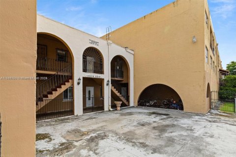 Condominio en venta en Hialeah, Florida, 2 dormitorios, 96.9 m2 № 1862922 - foto 2