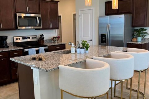 Villa ou maison à Kissimmee, Floride 4 chambres, 146.79 m2 № 2279041