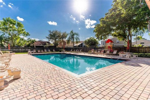 Condominio en alquiler en Sunrise, Florida, 3 dormitorios, 88.26 m2 № 1951953 - foto 17
