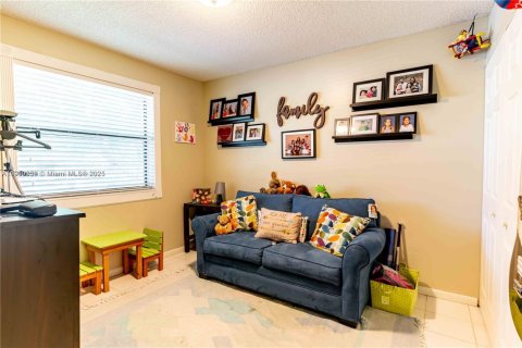 Condominio en alquiler en Sunrise, Florida, 3 dormitorios, 88.26 m2 № 1951953 - foto 15
