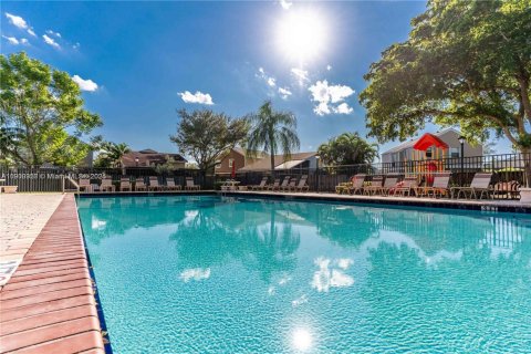 Condominio en alquiler en Sunrise, Florida, 3 dormitorios, 88.26 m2 № 1951953 - foto 18