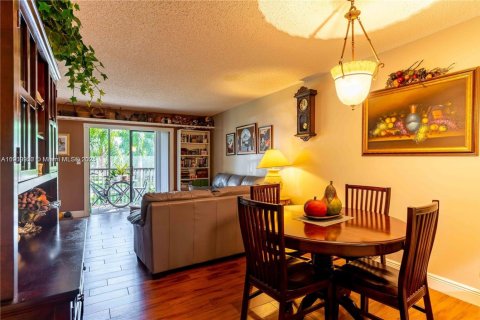 Condominio en alquiler en Sunrise, Florida, 3 dormitorios, 88.26 m2 № 1951953 - foto 5