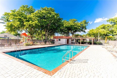 Condominio en alquiler en Sunrise, Florida, 3 dormitorios, 88.26 m2 № 1951953 - foto 20