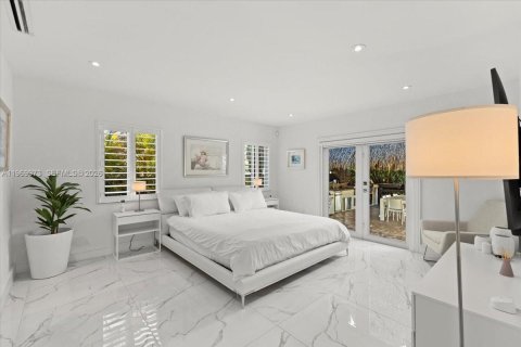 Villa ou maison à louer à North Miami, Floride: 3 chambres, 216.09 m2 № 2031426 - photo 13