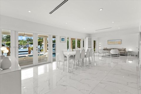 Villa ou maison à louer à North Miami, Floride: 3 chambres, 216.09 m2 № 2031426 - photo 6