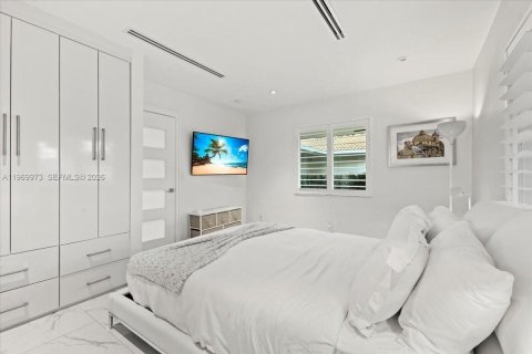 Villa ou maison à louer à North Miami, Floride: 3 chambres, 216.09 m2 № 2031426 - photo 22