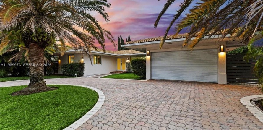 Villa ou maison à North Miami, Floride 3 chambres, 216.09 m2 № 2031426