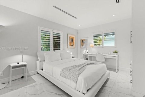 Villa ou maison à louer à North Miami, Floride: 3 chambres, 216.09 m2 № 2031426 - photo 21