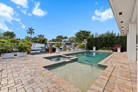 Villa ou maison à louer à North Miami, Floride: 3 chambres, 216.09 m2 № 2031426 - photo 27