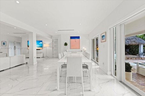 Villa ou maison à louer à North Miami, Floride: 3 chambres, 216.09 m2 № 2031426 - photo 7