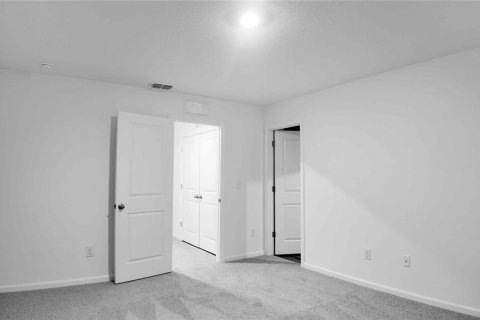 Снять в аренду таунхаус в Зеферхиллс-Норт, Флорида 3 комнаты, 128.76м2, № 1893600 - фото 13