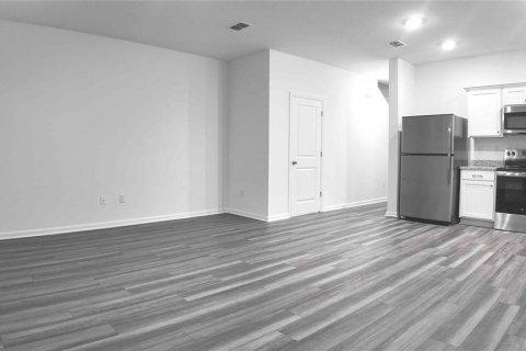 Снять в аренду таунхаус в Зеферхиллс-Норт, Флорида 3 комнаты, 128.76м2, № 1893600 - фото 5