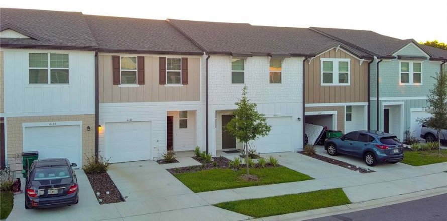 Adosado en Zephyrhills, Florida 3 dormitorios, 128.76 m2 № 1893600