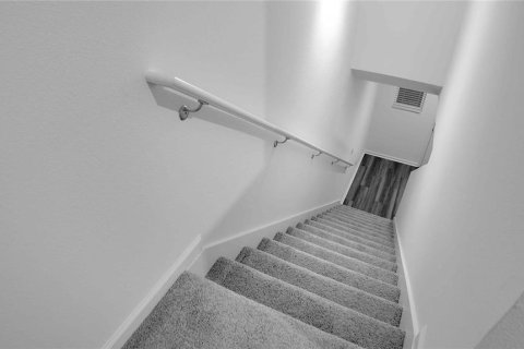 Снять в аренду таунхаус в Зеферхиллс-Норт, Флорида 3 комнаты, 128.76м2, № 1893600 - фото 9