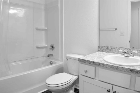 Снять в аренду таунхаус в Зеферхиллс-Норт, Флорида 3 комнаты, 128.76м2, № 1893600 - фото 19