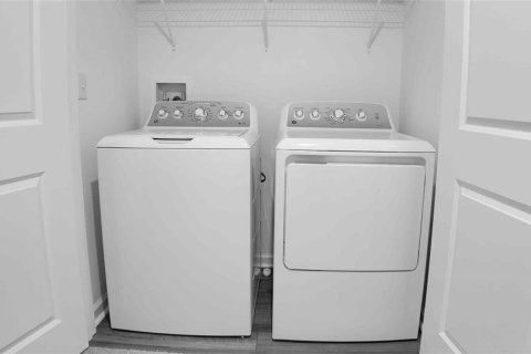 Снять в аренду таунхаус в Зеферхиллс-Норт, Флорида 3 комнаты, 128.76м2, № 1893600 - фото 12