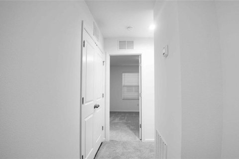 Снять в аренду таунхаус в Зеферхиллс-Норт, Флорида 3 комнаты, 128.76м2, № 1893600 - фото 18