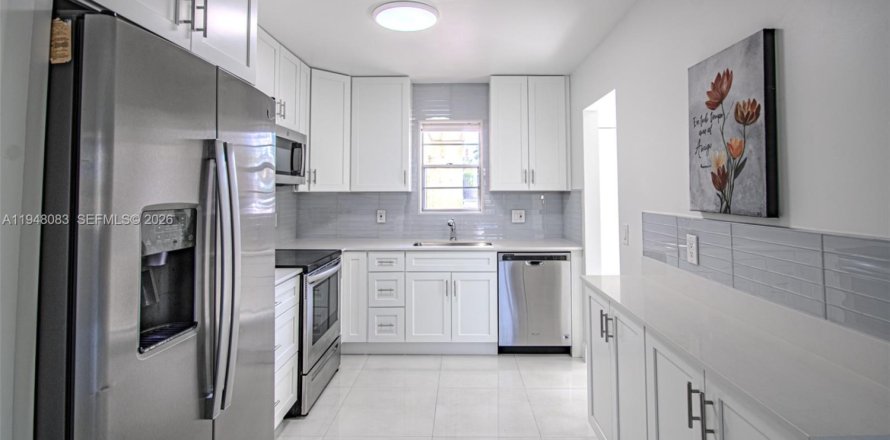 Кондоминиум с 1 спальней в Санрайз, Флорида № 2007135