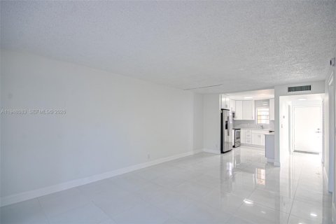 Купить кондоминиум в Санрайз, Флорида 1 спальня, 86.68м2, № 2007135 - фото 13