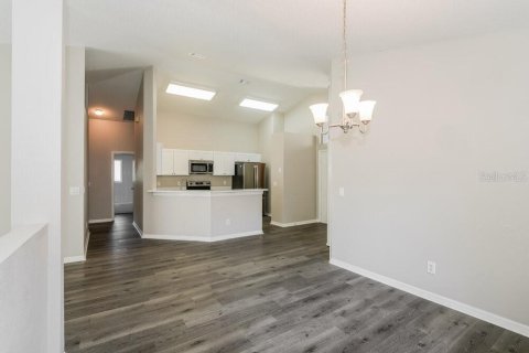 House in Valrico, Florida 4 bedrooms, 147.71 sq.m. № 1905082 - photo 6