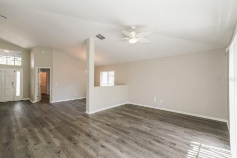 House in Valrico, Florida 4 bedrooms, 147.71 sq.m. № 1905082 - photo 3