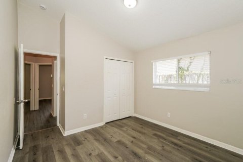House in Valrico, Florida 4 bedrooms, 147.71 sq.m. № 1905082 - photo 14