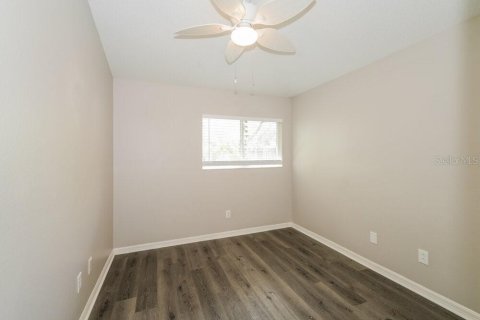 House in Valrico, Florida 4 bedrooms, 147.71 sq.m. № 1905082 - photo 12
