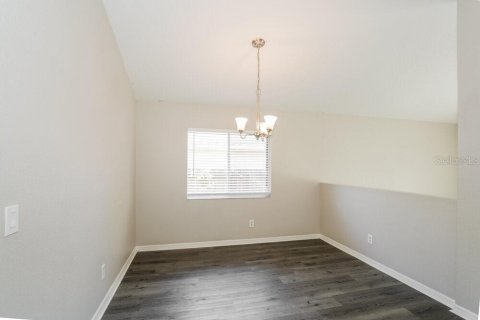 House in Valrico, Florida 4 bedrooms, 147.71 sq.m. № 1905082 - photo 5