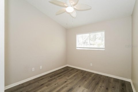 House in Valrico, Florida 4 bedrooms, 147.71 sq.m. № 1905082 - photo 13