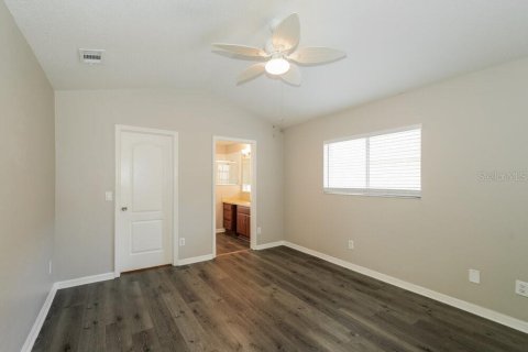 House in Valrico, Florida 4 bedrooms, 147.71 sq.m. № 1905082 - photo 9