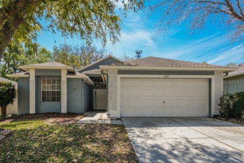 House in Valrico, Florida 4 bedrooms, 147.71 sq.m. № 1905082 - photo 1