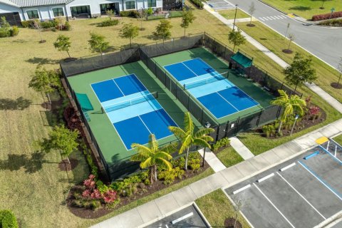 House in Parkland, Florida 3 bedrooms, 160.16 sq.m. № 1024603 - photo 1