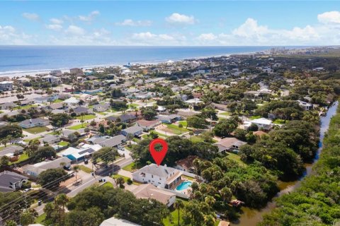 House in New Smyrna Beach, Florida 3 bedrooms, 220.74 sq.m. № 2234258 - photo 5