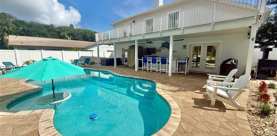 House in New Smyrna Beach, Florida 3 bedrooms, 220.74 sq.m. № 2234258