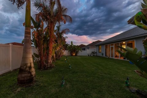 House in Port St. Lucie, Florida 4 bedrooms, 195.56 sq.m. № 2401710 - photo 5