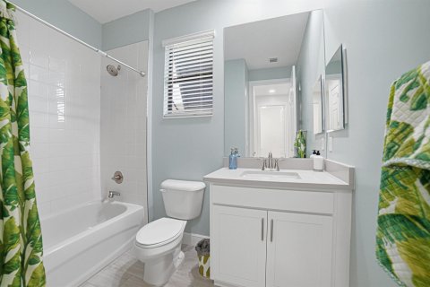House in Port St. Lucie, Florida 4 bedrooms, 195.56 sq.m. № 2401710 - photo 21