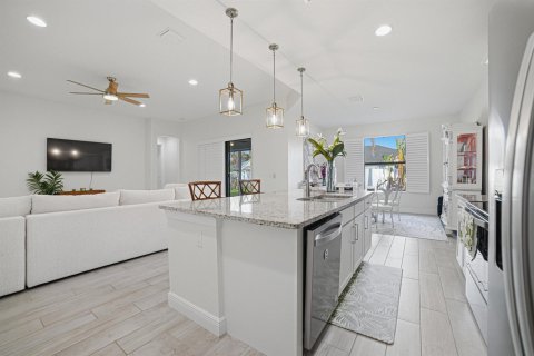 House in Port St. Lucie, Florida 4 bedrooms, 195.56 sq.m. № 2401710 - photo 10