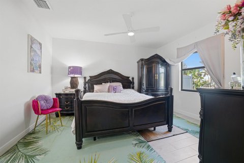 House in Port St. Lucie, Florida 4 bedrooms, 195.56 sq.m. № 2401710 - photo 29