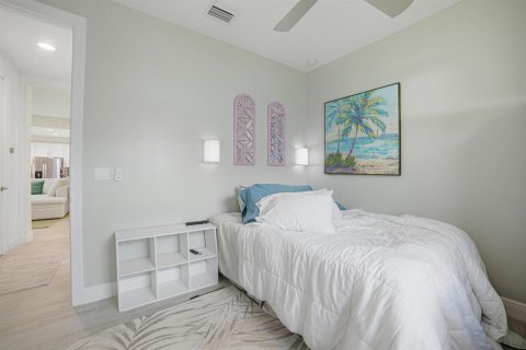House in Port St. Lucie, Florida 4 bedrooms, 195.56 sq.m. № 2401710 - photo 19
