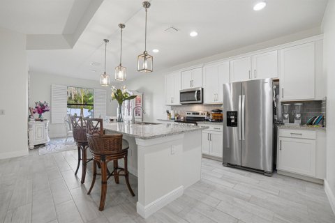 House in Port St. Lucie, Florida 4 bedrooms, 195.56 sq.m. № 2401710 - photo 7