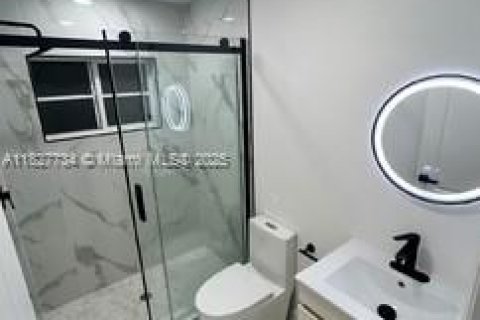 Townhouse in Hollywood, Florida 2 bedrooms, 134.15 sq.m. № 2059691 - photo 15