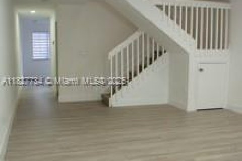 Townhouse in Hollywood, Florida 2 bedrooms, 134.15 sq.m. № 2059691 - photo 14