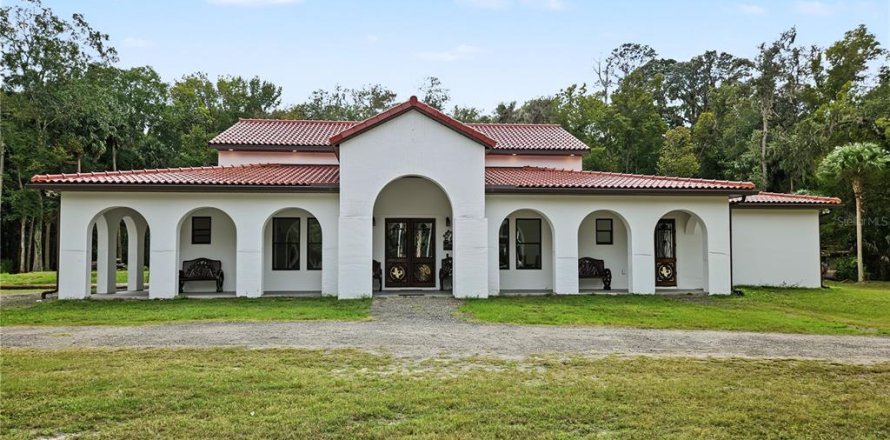 Villa ou maison à Pierson, Floride 6 chambres, 387.4 m2 № 2437135